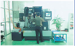 放電加工機(jī)